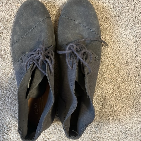 Women’s Tom Booties Size 8 - Picture 5 of 6